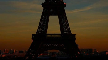 Tháp Eiffel sẽ nháy đèn mỗi khi PSG ghi bàn ở chung kết Champions League