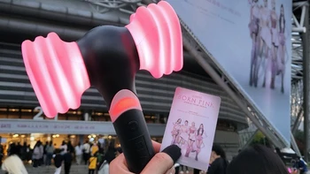 Lightstick Kpop: Đẹp long lanh, giá ‘phát sợ’