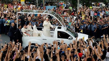 Chiếc xe 'popemobile' của Đức Giáo hoàng Francis sẽ trở thành phòng khám di động cho trẻ em Gaza