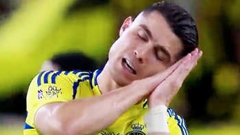 Ronaldo chế nhạo đồng đội ‘mơ ngủ’ trong trận thua Al Ittihad