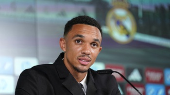 Alexander-Arnold đổi tên và thay số trên áo đấu tại Real Madrid