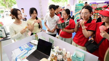 Đến Lễ hội không tiền mặt để thưởng thức cà phê yến, nghe tư vấn sử dụng điện