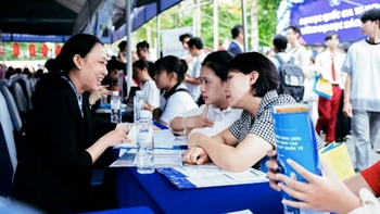 Để đại học không là 'ốc đảo tri thức'