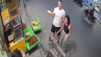 Khách mua sầu riêng bỗng hóa đá vì chiếc bàn 'hư hỏng'
