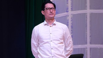 Huy Khánh trở lại sàn kịch, hóa thân vào vai quan chức