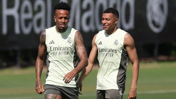 Real Madrid xác nhận Mbappe đã nhập viện tại Mỹ