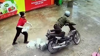 Thanh niên vào siêu thị trộm hụt 3 thùng bia
