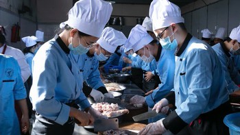 Nghề bếp - từ đam mê đến nghề nghiệp tại Trường trung cấp Việt Giao