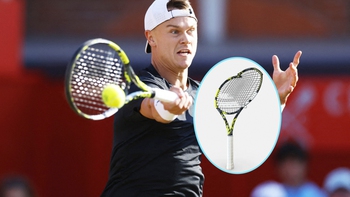 Sao Wimbledon Holger Rune gây sốc khi bán vợt gãy hơn 5.000 bảng
