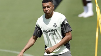 Ngoại hình của Mbappe khi trở lại tập luyện khiến fan lo lắng