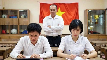 Tổng hợp hình ảnh hài hước trong ngày đầu thi tốt nghiệp THPT 2025