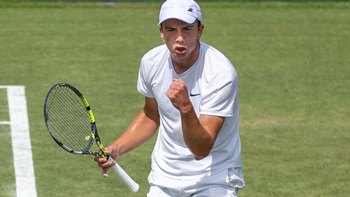 Oliver Tarvet mất gần hết tiền thưởng Wimbledon vì là sinh viên
