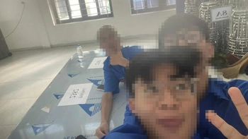 Tình nguyện viên dùng điện thoại thí sinh selife bị xử lý ra sao?