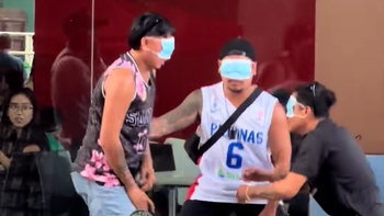 Chàng trai bị troll làm trò hề cho cả phố xem