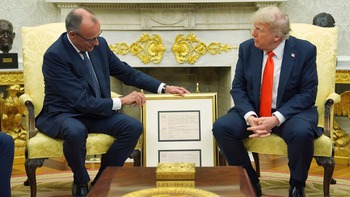 Tổng thống Trump được Đức tặng bản sao giấy khai sinh của ông nội