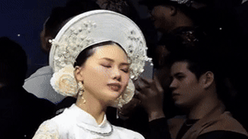 Hoa hậu Bùi Quỳnh Hoa 'nhập đồng' khi diễn thời trang Thoải mộng