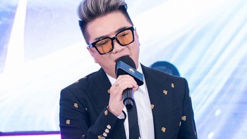 Đàm Vĩnh Hưng có lo sợ các bản hit 'kiếm cơm' bị người khác mua sạch?