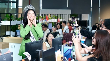 Hoa hậu Phương Linh trở lại nơi làm việc cũ trong chuyến 'Company Coming' độc đáo