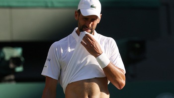 Djokovic thua chóng vánh Sinner ở bán kết Wimbledon 2025