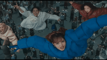 Siêu phẩm tái xuất 'Jump' - MV độc lạ nhất của thương hiệu BlackPink