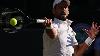 Djokovic tuyên bố không giải nghệ sau trận thua sốc Sinner ở Wimbledon