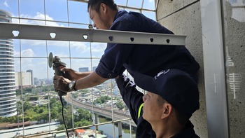 Nhiều cư dân chung cư ở TP.HCM tháo 'chuồng cọp', mở lối thoát nạn sau vụ cháy cư xá Độc Lập