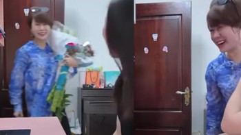 Khoảnh khắc cả nhà vui sướng khi biết con gái đạt thủ khoa khối A00