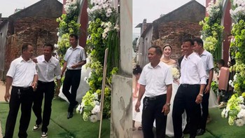 Màn rước dâu nhanh chưa từng thấy, mọi người còn nhắc nhở nhau đi chậm cho nó lâu