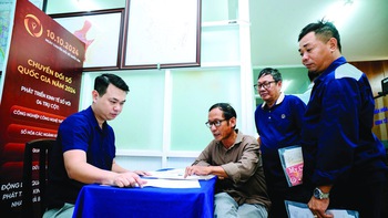 Cán bộ xã làm việc mới theo kinh nghiệm