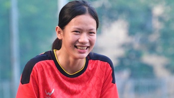 Thí sinh thi hát, kể chuyện, bật xa... tranh suất vào sư phạm