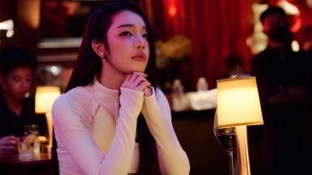 Hoàng Duyên tạm biệt Em xinh 'say hi' bằng She never cries