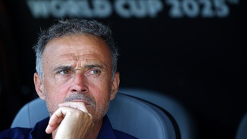 HLV Luis Enrique của PSG 'né' những câu hỏi về Mbappe