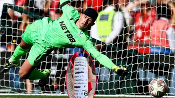 ‘Chai nước thần’ giúp Crystal Palace hạ Liverpool ở Community Shield