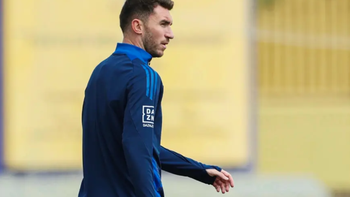 Al Nassr sẵn sàng chi 750 tỉ đồng để ‘nhốt’ Laporte một năm