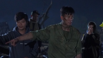 Hiếu Nguyễn vào vai chỉ huy, lội nước dưới thời tiết 9 độ C trong phim Mưa đỏ