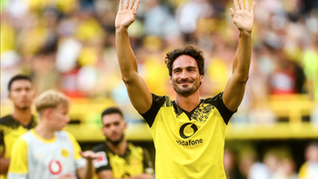 Mats Hummels bị vợ cũ tố ‘bỏ quên’ con trai trong ngày tri ân để đi cùng tình mới