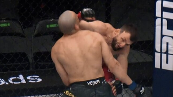 Cao thủ MMA bị hạ gục chỉ sau 42 giây đấu cùng 'vua kungfu'