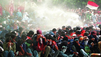 Indonesia: Sách sử và quan điểm của nhà nước