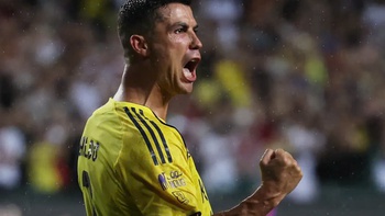 Ronaldo thiết lập kỷ lục chưa từng có trong lịch sử bóng đá
