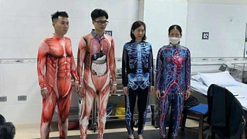 Ảnh vui 27-8: Nhìn vậy thôi chứ toàn 'nội thất chính hãng'
