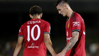 HLV Amorim cay đắng khi Man United bị đội hạng 4 loại sau 26 quả luân lưu