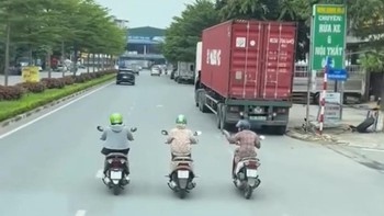 Ảnh vui 28-8: Biệt đội Avenger phiên bản chống nắng trên đường đi chợ