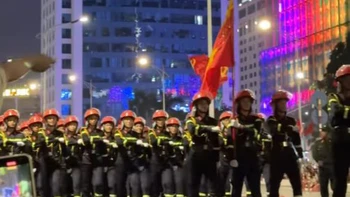 Khối PCCC phát bài hát do 'Thu Diễm' sáng tác trong buổi sơ duyệt diễu binh