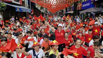Netizen định làm gì với 100.000 đồng được 'lì xì' ăn Tết Độc lập?