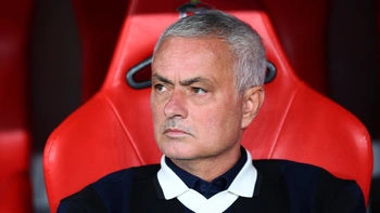 Jose Mourinho ôm 450 tỉ đồng 'đền hợp đồng' rời Fenerbahce