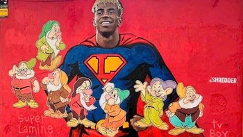 Tranh tường Lamine Yamal ở Barcelona bị vẽ thêm 7 chú lùn để cà khịa
