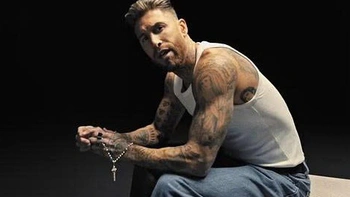 Fan ngỡ ngàng khi ‘trung vệ thép’ Sergio Ramos ra mắt đĩa đơn ca nhạc