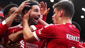 Liverpool đá bại Arsenal và lập kỷ lục ở Ngoại hạng Anh