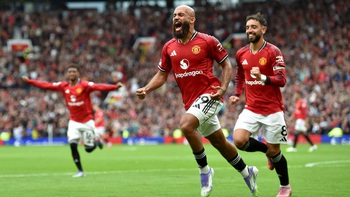 Man Utd phải ‘tăng ca’ bù thâm thụt tài chính
