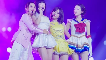 Concert 'Em xinh say hi' đêm 1: Bữa tiệc âm nhạc mãn nhãn và những giải thưởng 'cười té ghế'